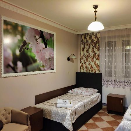 Dwor Bartnika Bed & Breakfast Narewka Екстериор снимка